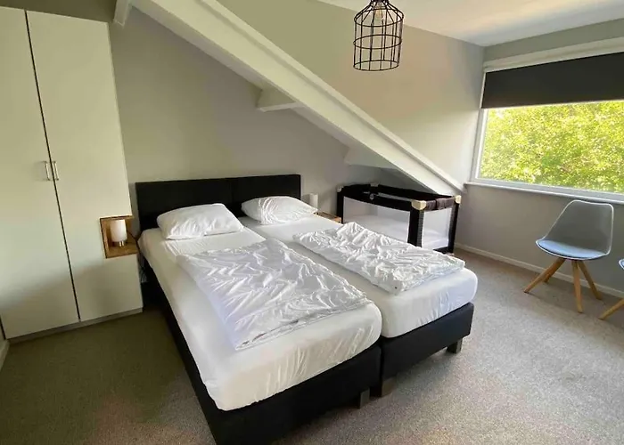 Luxe 8 Persoons ‘golfvillatexel’ Vlakbij Zee De Cocksdorp (Texel)