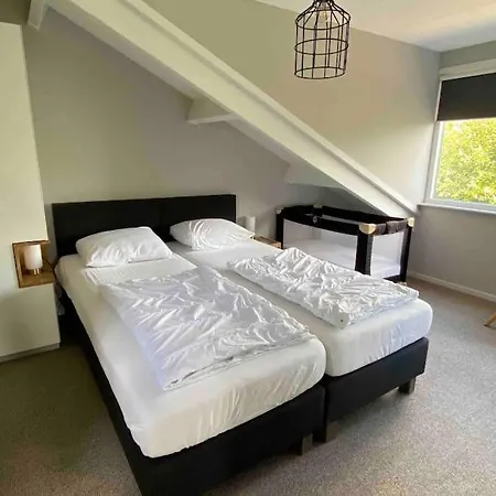 Luxe 8 Persoons 'golfvillatexel' Vlakbij Zee De Cocksdorp (Texel)